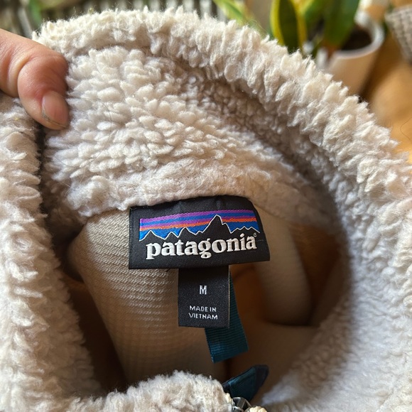 Sherpa men’s Patagonia fleece size medium - Picture 2 of 2